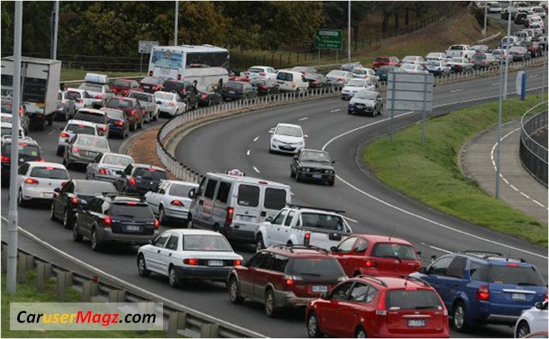 Tips Mengemudi saat Terjebak macet di Tanjakan,