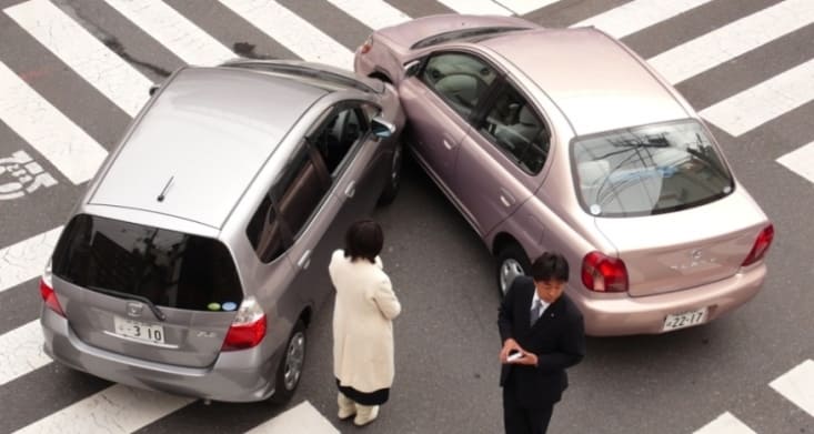 Kebiasaan buruk pengemudi wajib dihindari