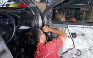 Salah Satu Penyebab Power Window Mobil Macet atau Tidak Berfungsi