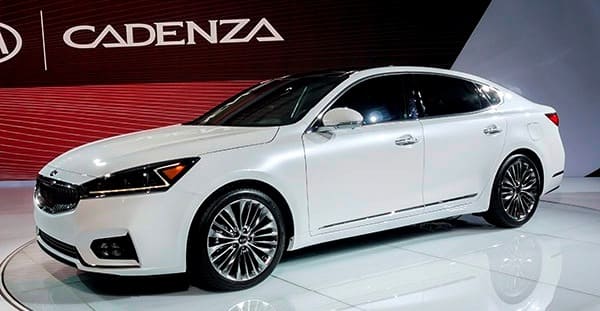 Transmisi 8 percepatan FWD - Kia Cadenza 2017
