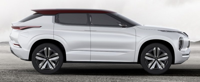 Mitsubishi GT PHEV Side