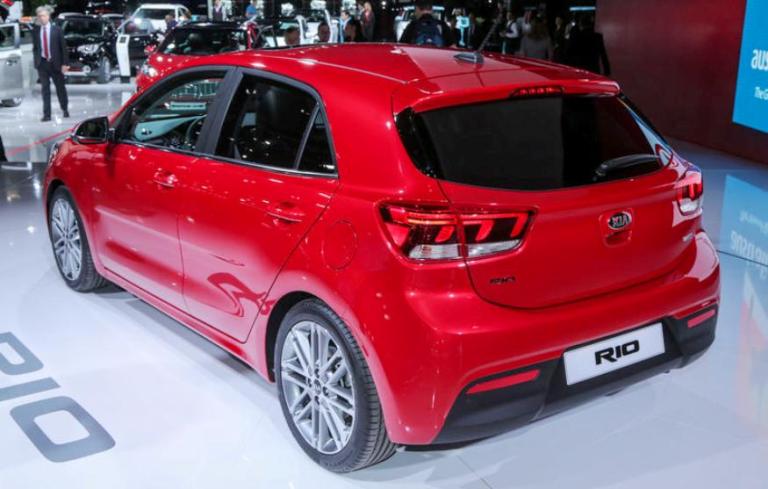 kia rio 2017 - tampak belakang