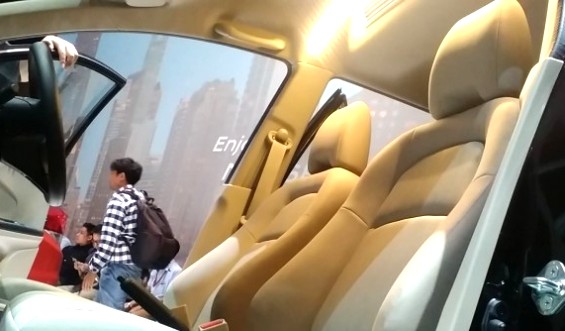 Interior Mobilio Facelift 2017 - kursi depan