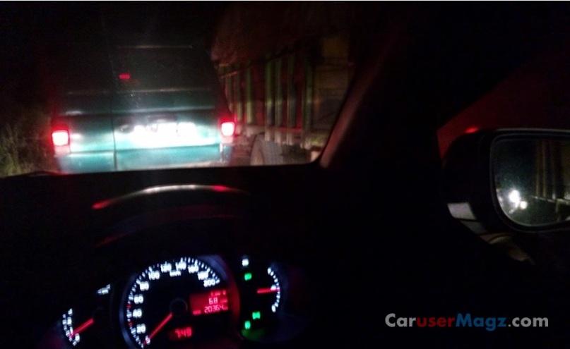 Tips Mengemudi Malam Hari