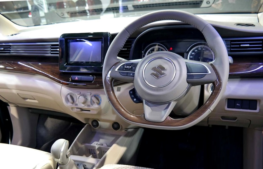 Interior Suzuki Ertiga 2018 Dashboard