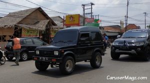 Benarkah Mobil Hitam Lebih Panas dibanding Mobil Putih di Cuaca Terik