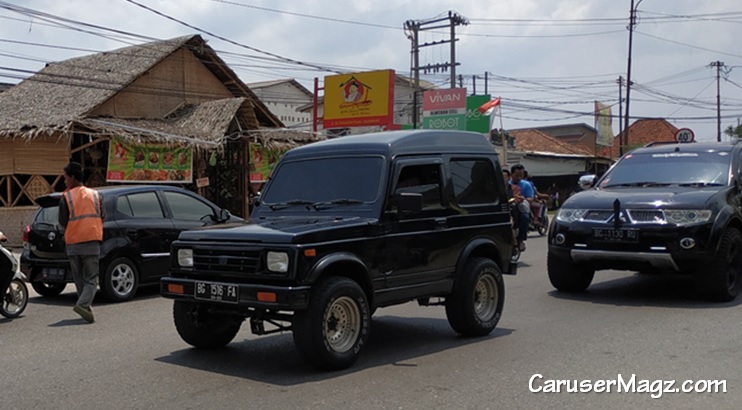 Apakah Mobil Hitam Lebih Panas