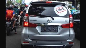 Sticker 2019GantiXpander di Bokong Avanza, Curhat Emosional atau Gimmick Marketing?