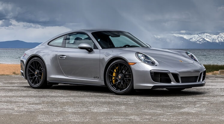 Selera Mobil Raditya Dika - Porsche 911