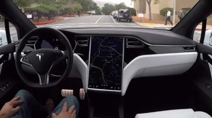 Peningkatan Autopilot Tesla Epic