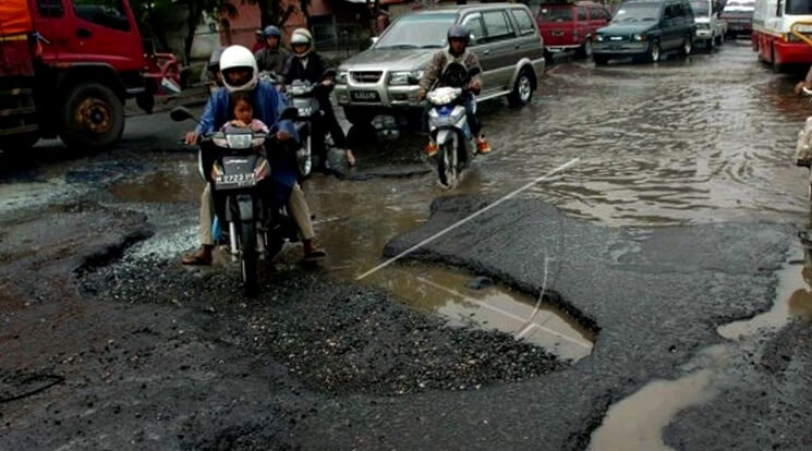 Jenis mobil paling cocok untuk jalan Indonesia