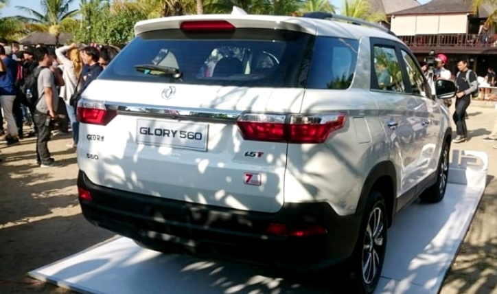 Penampakan Belakang DFSK Glory 560