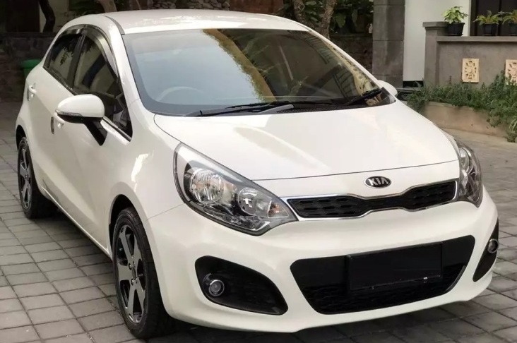 Hatchback Bekas Keren - Kia All New Rio