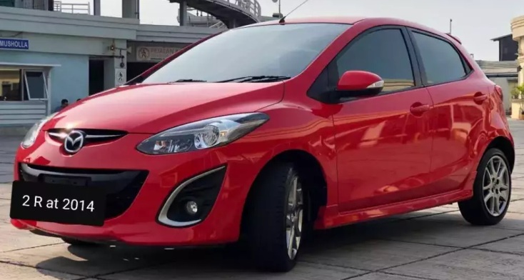 Hatchback Bekas Keren - Mazda2