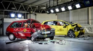 Mengapa Mobil Modern Lebih Aman dari Mobil Tua, Walau Banyak Bahan Plastik