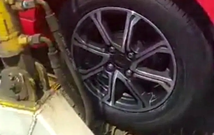 Daihatsu Ayla Facelift - Velg Baru