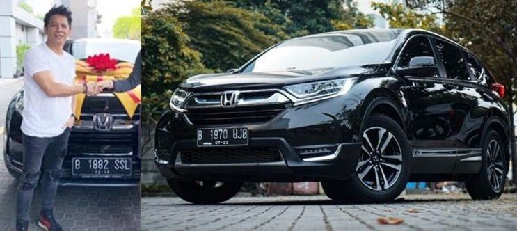 Koleksi Mobil Ariel NOAH - Honda CR-V Turbo Prestige