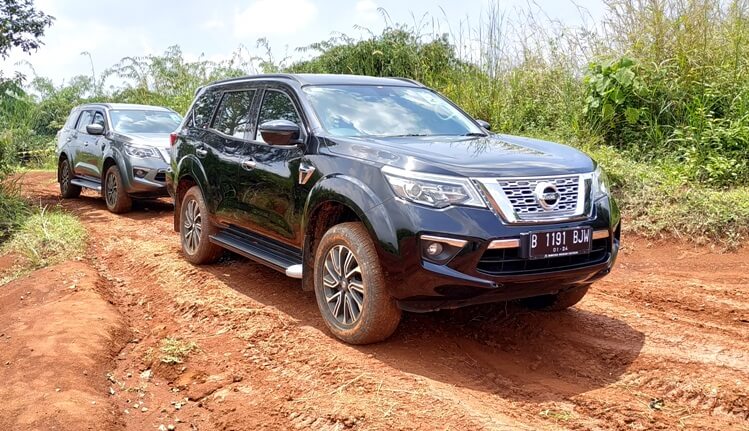 Mobil SUV cocok untuk Jalan Off Road