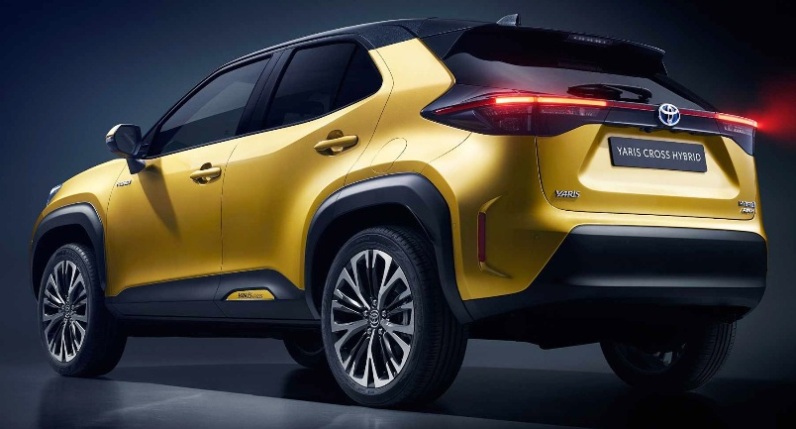 Toyota Yaris Cross - Tampak Belakang Samping