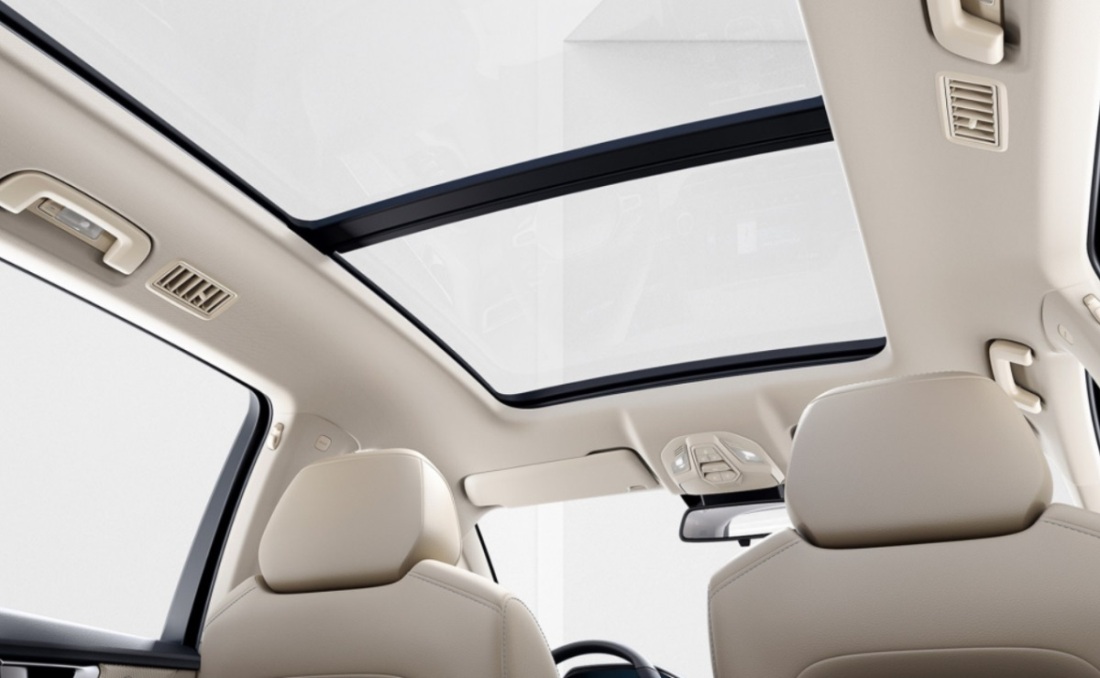 Interior Victory - Ada Full Panoramic Sun Roof