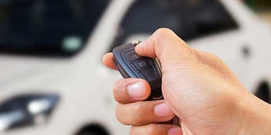 Remot kunci pintu mobil bermasalah