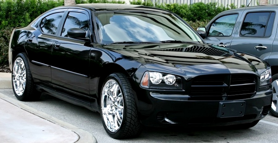 Untung rugi Mobil Hitam - Lebih Berkilau dan Tampak Gagah