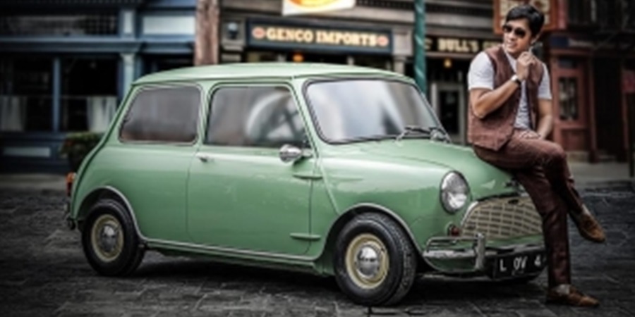 Andre Taulany dengan Mini Morris Kesayangannya