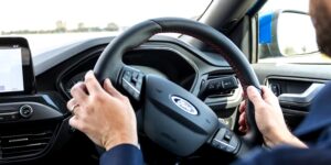 Kebiasaan Baik Mengemudi Mobil yang Harus Dimiliki Semua Pengendara