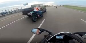 Pemotor Kena Tebas Ekor Raptor F150, Jika ini Terjadi di Negeri +62, Menurutmu Siapa yang Salah?