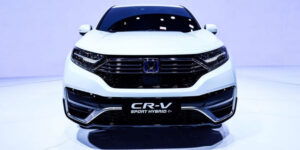 Honda CR-V PHEV Bisa Tempuh 90,9 km dengan 1 Liter Bensin, Mobil Teririt di Dunia
