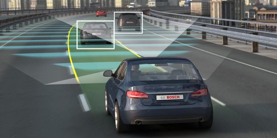 Mobil dengan Fitur Adaptive Cruise Control