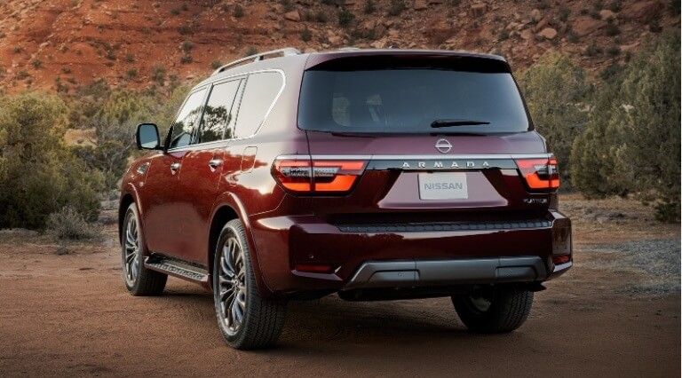Nissan Armada 2021 - Tampak Belakang Samping