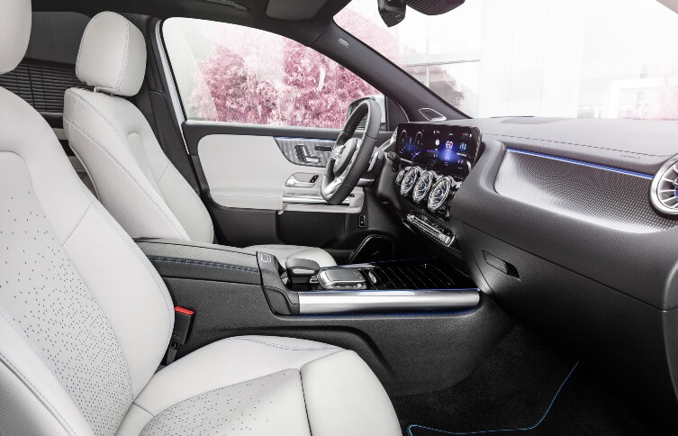 Mercedes-Benz EQA -Interior Kabin Depan