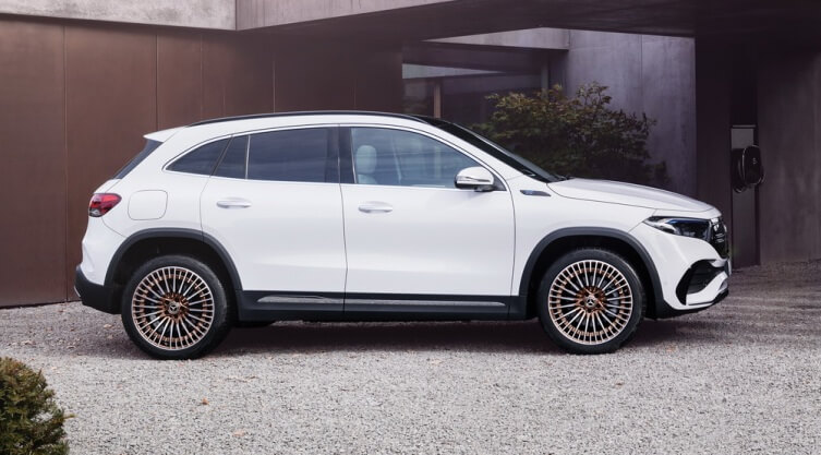 Mercedes EQA EV - Tampak Samping