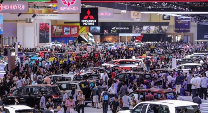Pameran Mobil di GIIAS - Padat Pengunjung dan Transaksi
