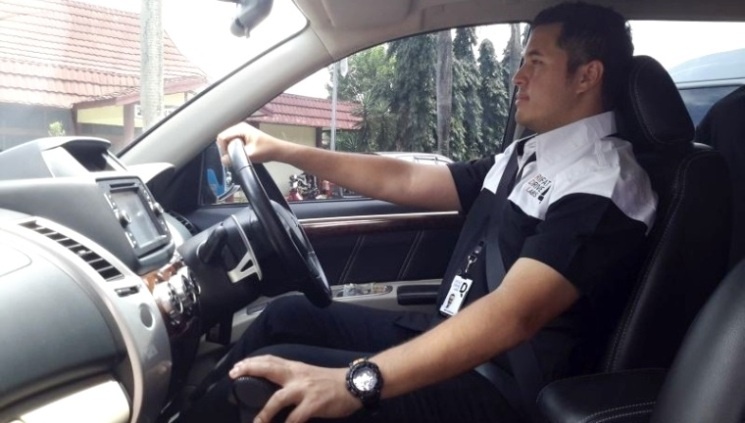 Posisi Mengemudi yang Benar - Rifat Sungkar