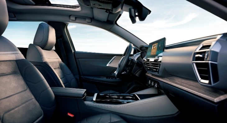 Interior kabin depan Citroen C5 X