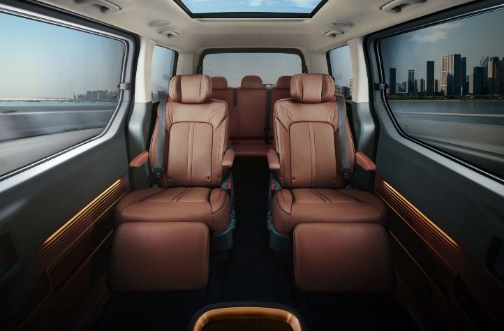 Mobil Mewah 7 Seater super lega