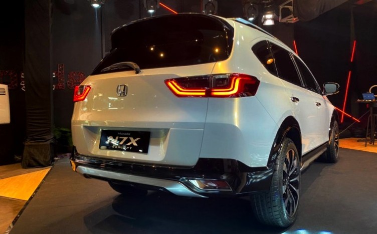 Mobil Konsep N7X Tampak Belakang