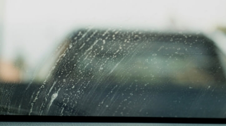 Ciri Wiper Kaca Mobil Minta Diganti