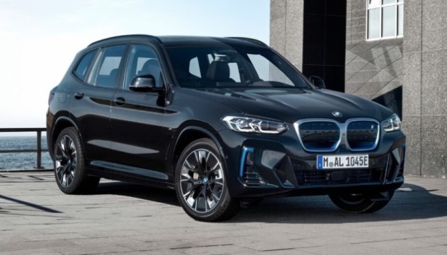 BMW iX3 M Sport - Tampak Depan