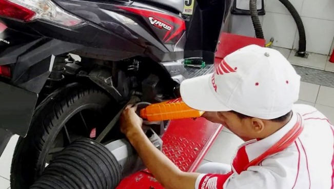 Ciri-ciri Motor Matic Harus Ganti Oli Segera
