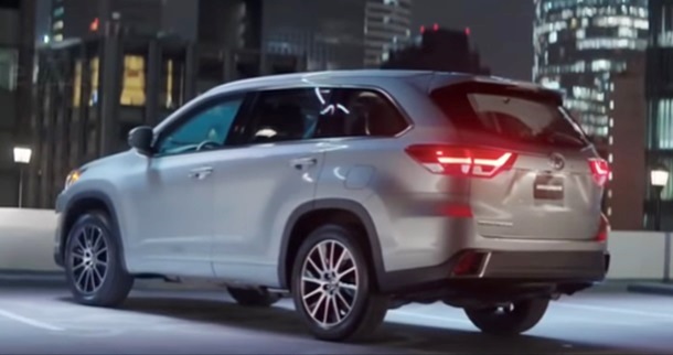 Innova Crossover ternyata Highlander