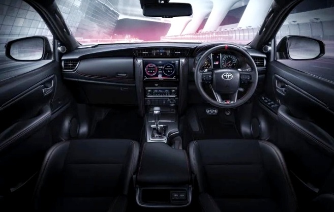 Interior Fortuner GR Sport versi Thailand