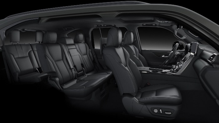 Interior Cabin tipe 7-Seater Hitam