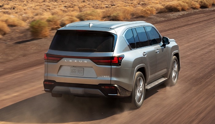 Lexus LX 600 - Tampak Belakang