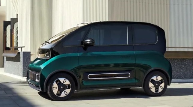 Baojun KiWi EV - Side Look