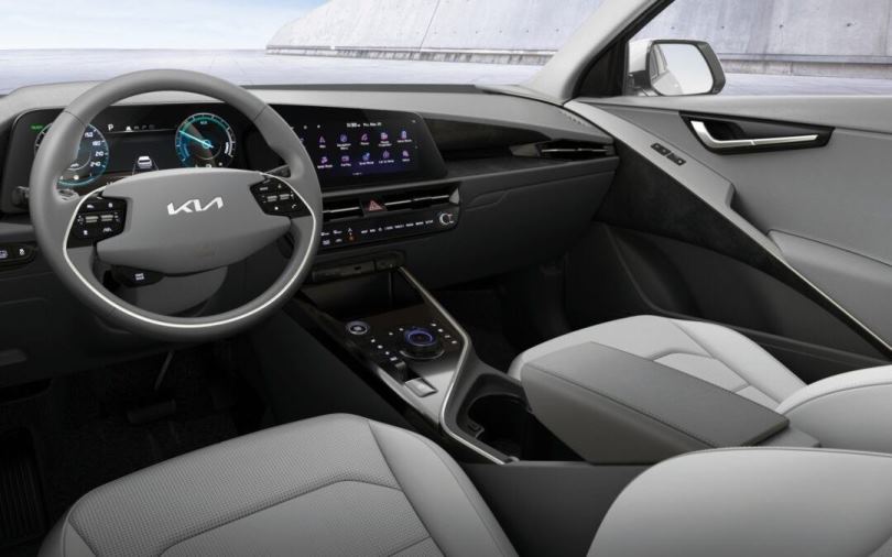 Interior Dashboard mobil HEV 2023