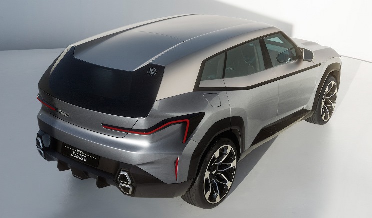 BMW XM Concept - Tampak Belakang