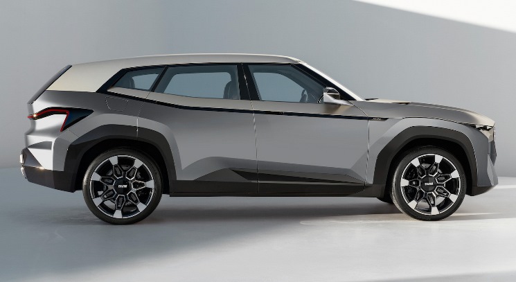 BMW XM Concept - Tampak Samping